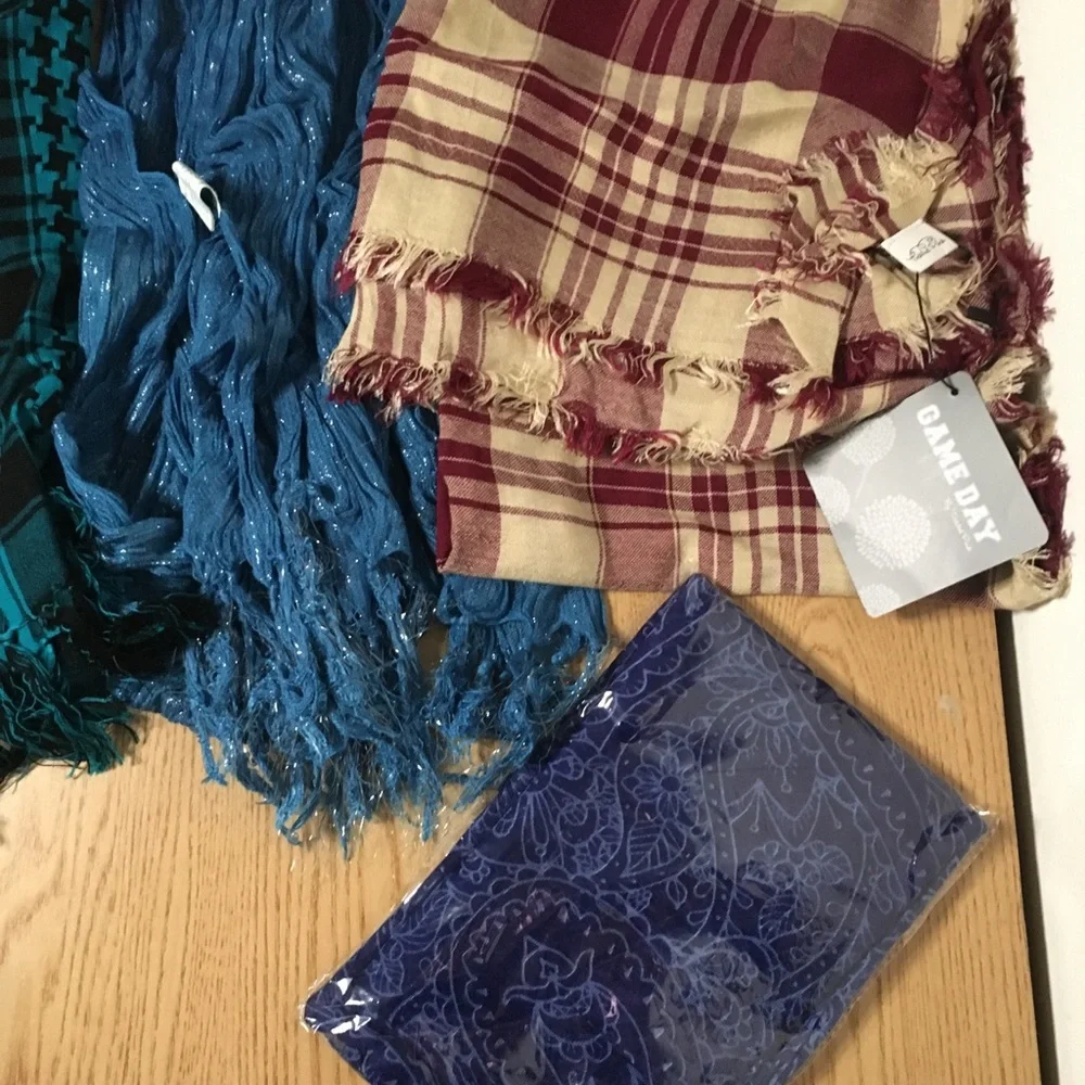 B61 Womens Bundle of 4 Scarves Blues Green Tan Burgundy